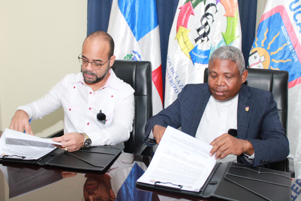 CCDF Y UCATEBA firman acuerdo en beneficio de estudiantes de la Zona Fronteriza
