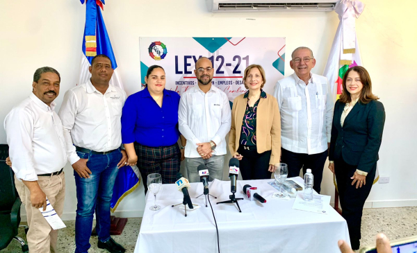 CCDF y UPID otorgarán Becas a ciudadanos Fronterizos