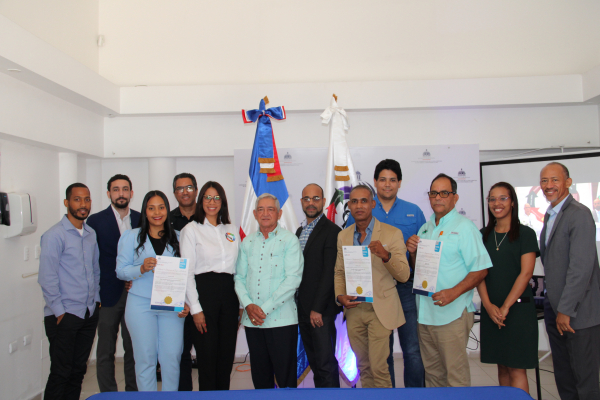 CCDF entrega primeros certificados a empresas acogidas a Ley 12-21