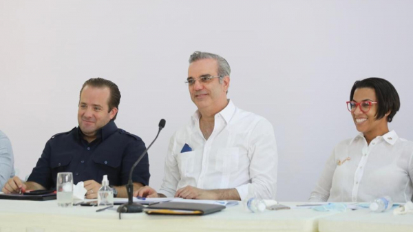 Presidente Abinader anuncia obras de desarrollo en Montecristi