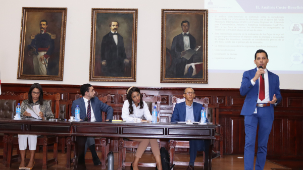 CCDF realiza taller en Santiago para empresas acogidas a la Ley 28-01