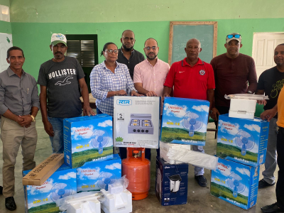 Director del CCDF hace donación a centro comunal de Las Matas de Santa Cruz